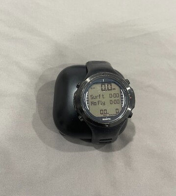 US - Suunto D6i Dive Computer in black - new battery and o-ring