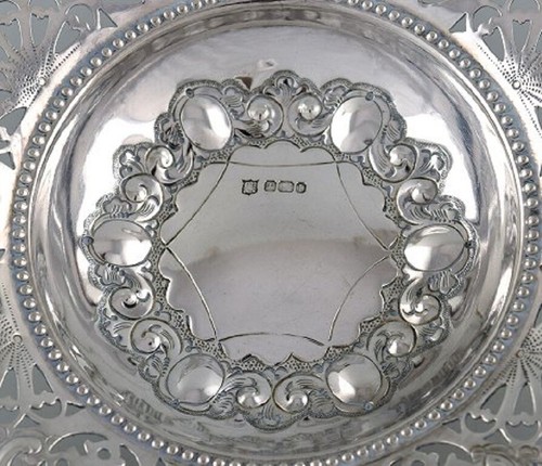 Charles Boyton & Son, London. Pierced ornamental bowl in silver. 1910's - Picture 4 of 6