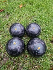 Henselite Classic Deluxe Size 4 Medium Lawn Bowls Set of 4 Black