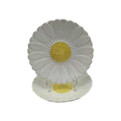 Set of 2 Vintage Gien France White & Green Daisy Porcelain 9'' Plates