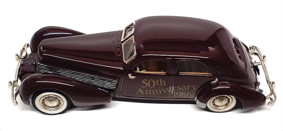 Minimarque 43 1/43 Scale US10A - 1936 Cord Winchester 50th Anniversary - Maroon — 第 4/4 张图片