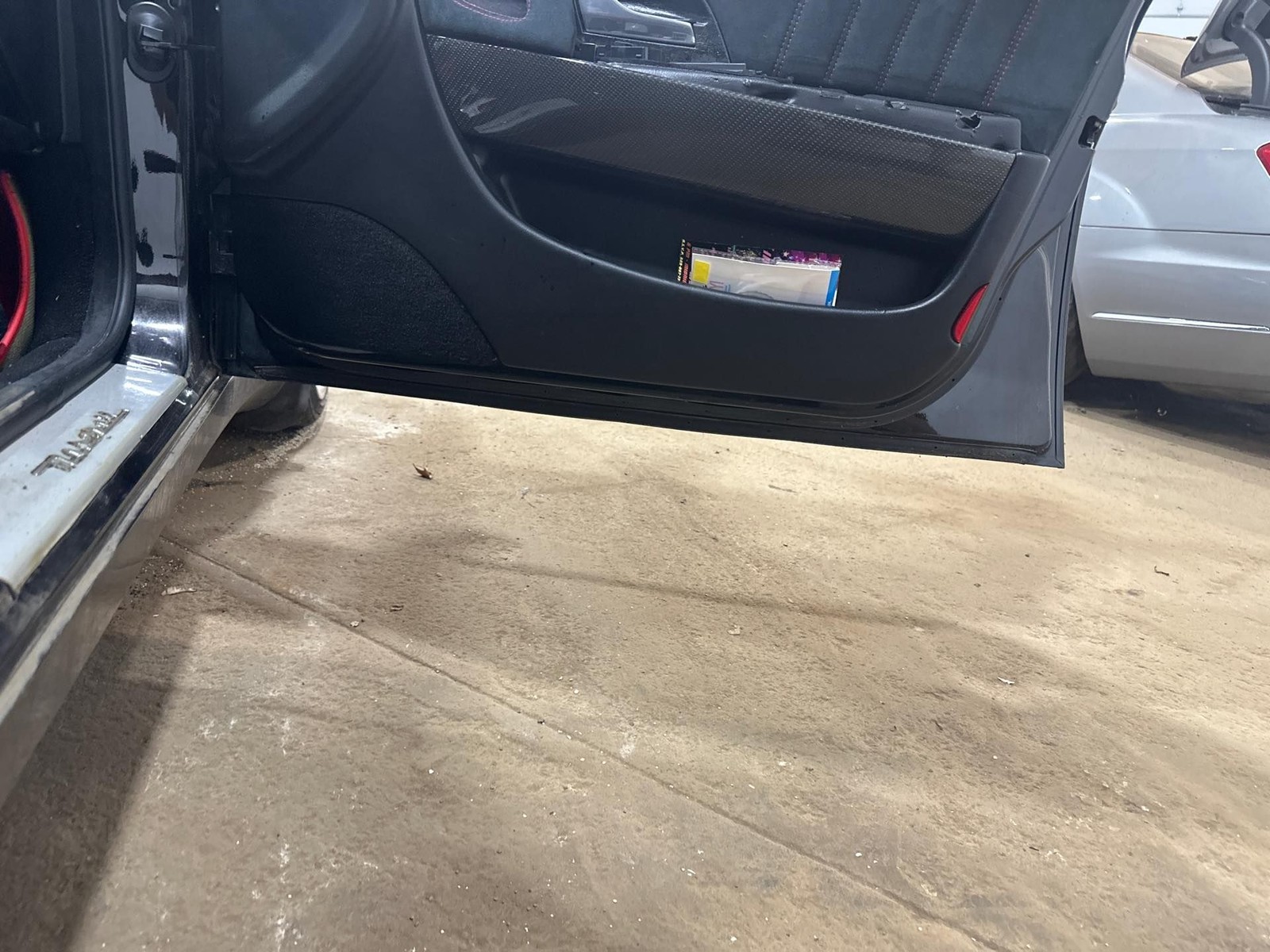 Used Door Assembly Front fits: 2008 Maserati QUATTROPORTE  Grade A