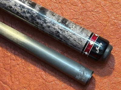 Jacoby Pool Cue With Jacoby Black V4 Carbon Fiber Shaft. Model