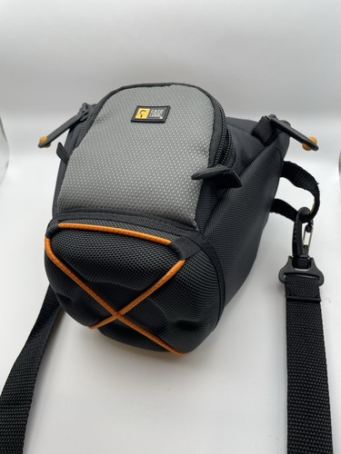 Nikon D40 DSLR Camera with 18-55mm Lens, Charger, Battery, and Case - Picture 7 of 8