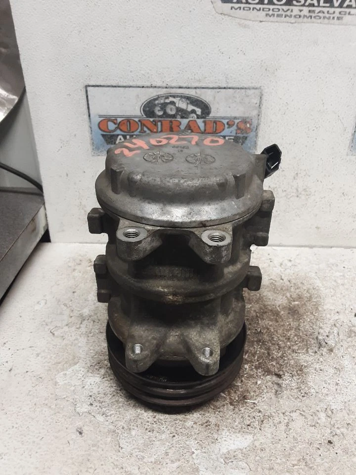 Compresor de aire acondicionado 8-360 para camioneta Dodge 150 85-92 1584425 Foto 4 de 4
