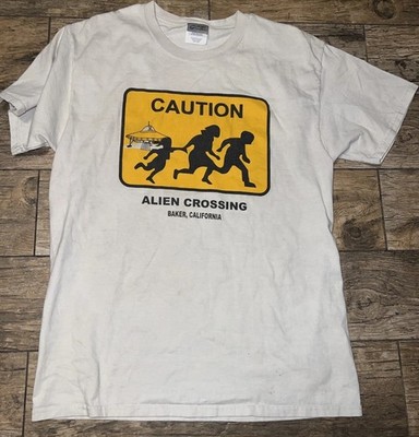 Vintage Y2K caution alien crossing T-shirt size large baker California Funny