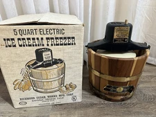 Richmond Cedar Works Sterling Ice Cream Freezer Maker 5qt Electric Vintage