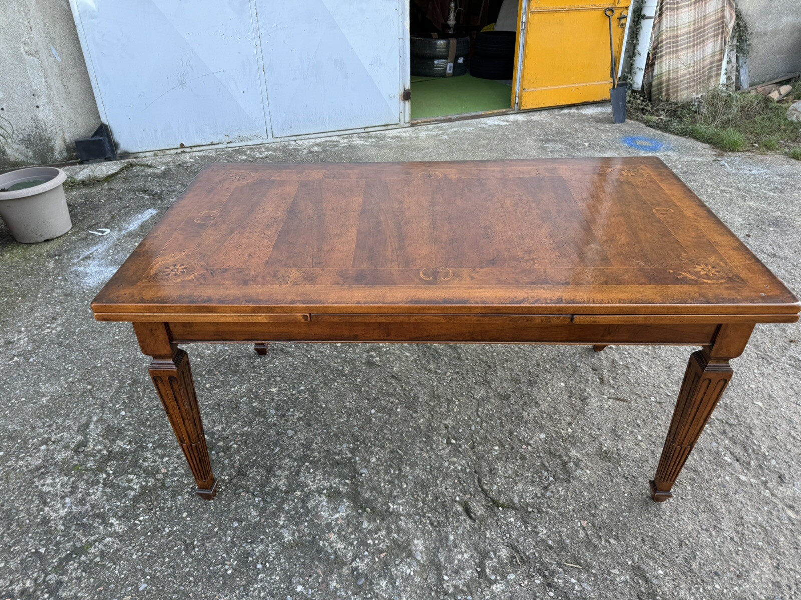 Foto 16 di 24