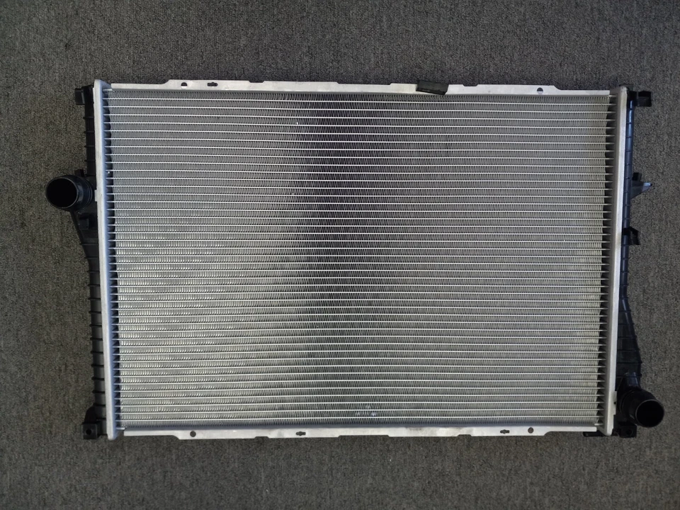 CSF 散热器 01-03 宝马 525i/99-00 528i/01-03 530i/99-03 540i 1 ROW/PA 2919 — 第 4/4 张图片