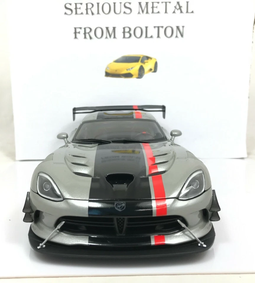 AUTOART 71733 DODGE VIPER ACR 2017 MET. SILVER/BLACK WITH RED STRIPES 1:18 - Image 4 of 4
