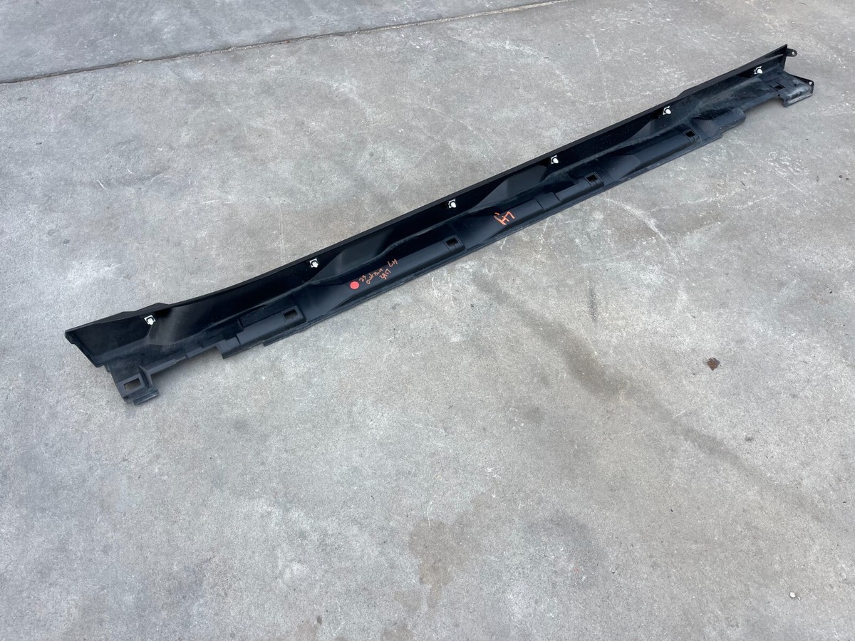 2020-2024 SUBARU OUTBACK LEFT DRIVER SIDE ROCKER PANEL MOLDING