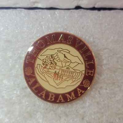 Thomasville Alabama Chamber of Commerce Enamel Lapel Pin Holding Hands Gold Tone