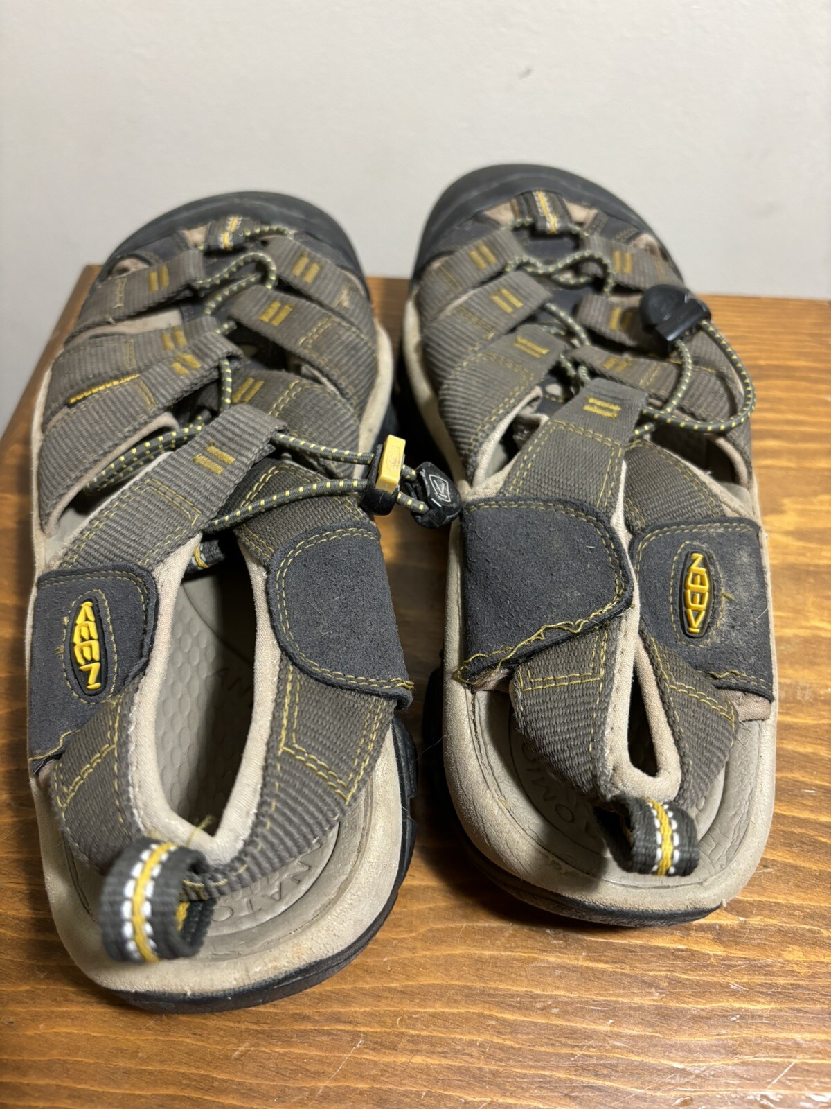 KEEN Uomo Newport H2 Hybrid Scarpe Acqua Escursionismo Sandalo Raven Alluminio Taglia 9