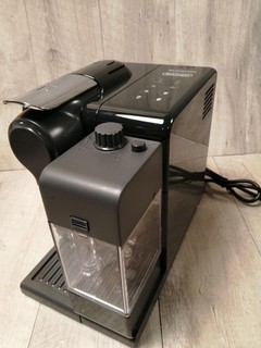 De'Longhi Nespresso Lattissima Touch Animation EN 560.S Kaffeemaschine
