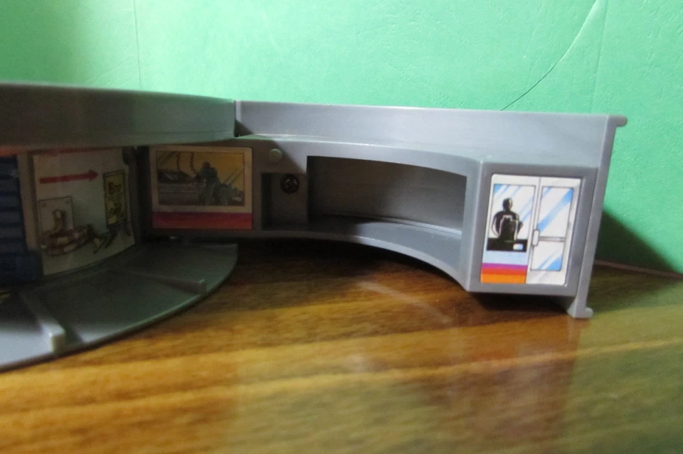 1989 Galoob Toys Micro Machines Secret Auto Supplies CAR WAX detail shop playset - Image 3 of 4