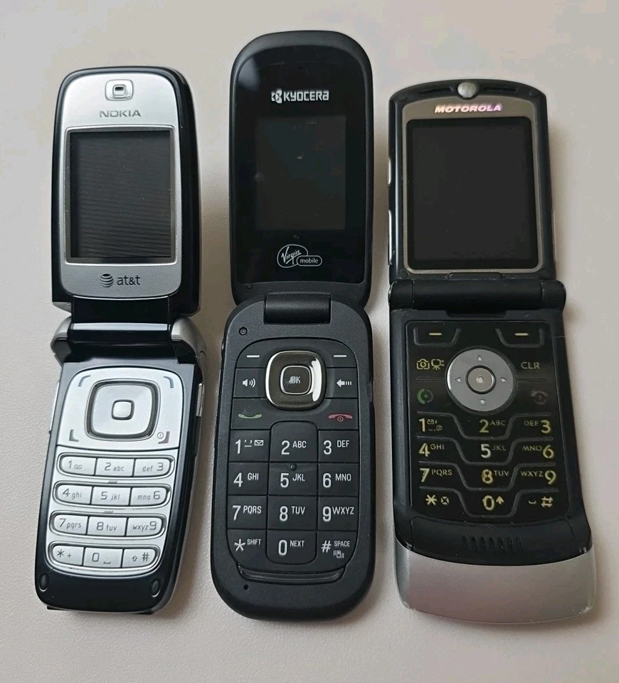 Lot of 6 Untested Phones Flip Motorola Nokia LG Kyocera AS IS NO RETURNS - Image 2 of 3