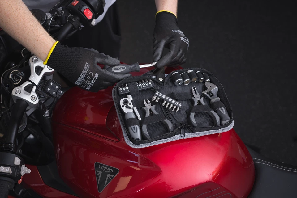 Kit de herramientas para motocicleta Oxford Tool Kit Pro V2 - 35 piezas con juego Torx de 8 piezas - Imagen 4 de 4