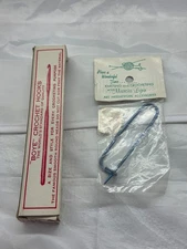 Vintage "BOYE" Combination Hooked Rug And Punch Embroidery Needle W/ 4 Needles+