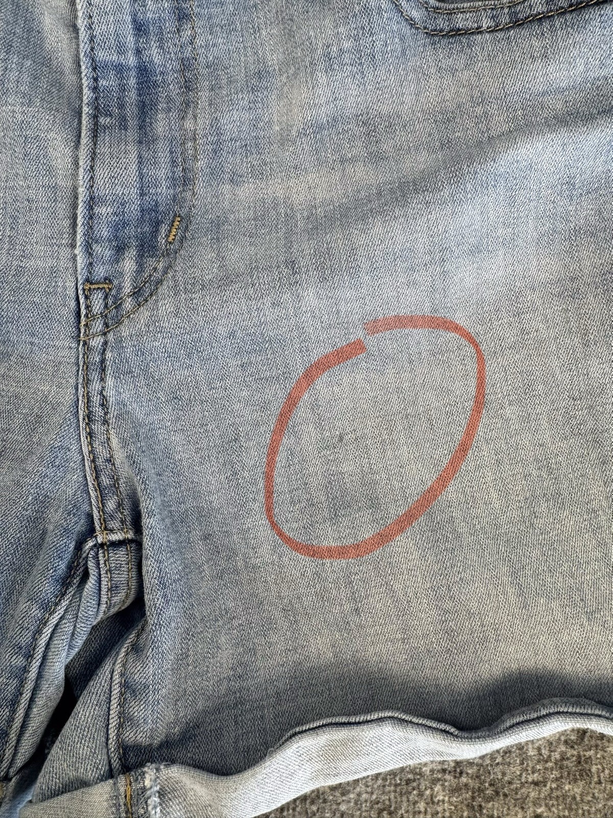 Womens Light Wash Mid Length Levis Shorts Blank Red Tag Size 29 thumbnail 3