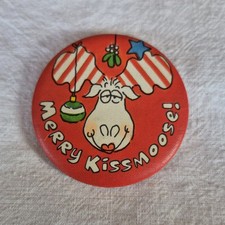 Vtg. 1983 Christmas Pinback Button Merry Kissmoose! Hallmark Cards, Made In USA