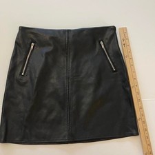 Black faux leather mini skirt zipper detail side zip Forever21 us Medium
