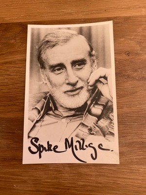 SPIKE MILLIGAN SIGNED PHOTO