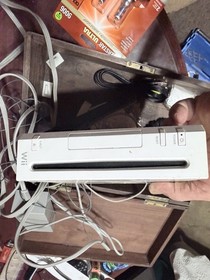 Nintendo Wii Console Bundle 6 Controllers 12+ Games Pac-Man Call of Duty Tested