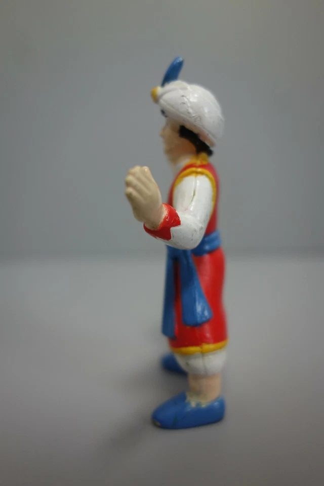 Vintage Aladdin Figure - Used, Classic Disney Collectible Toy - Image 4 of 4