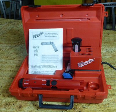 Milwaukee Cordless Screwdriver 6546-1 w/Hard Case, chuck and Battery. 2spd ver.