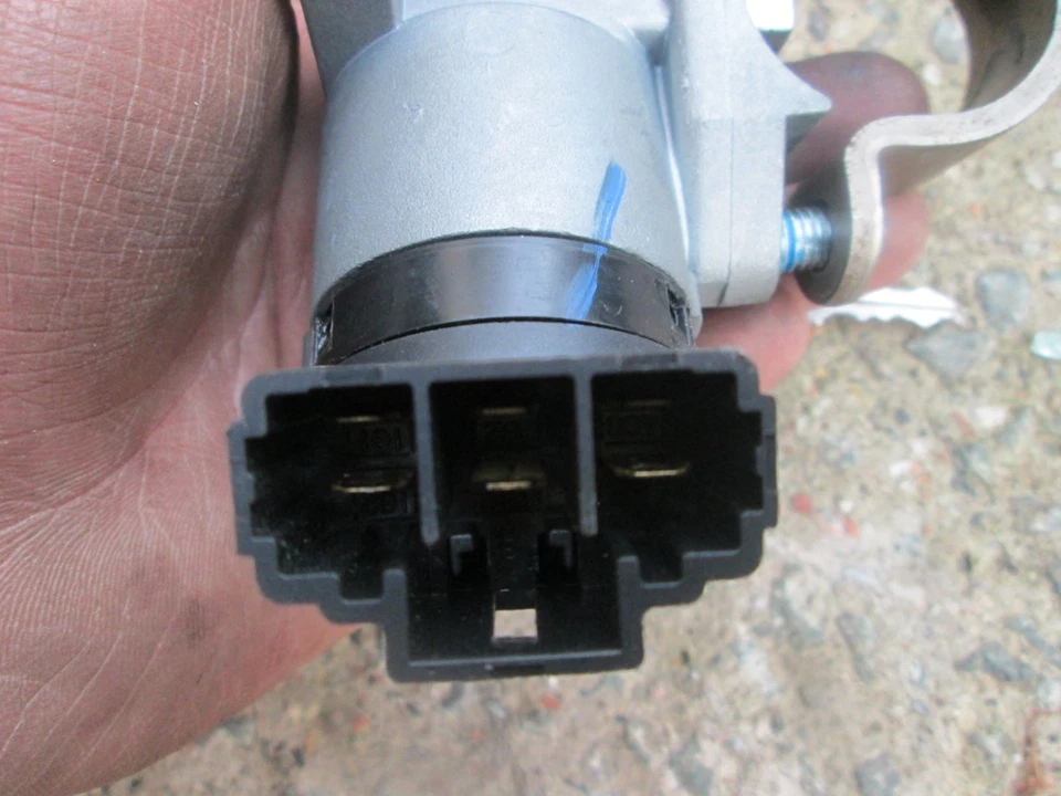 2008 CHEVROLET MATIZ 1.0 SE M200 STEERING IGNITION LOCK SWITCH BARREL 2 KEYS - Image 3 of 3