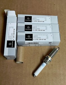 Set of 4 New Genuine OEM Mercedes A 270 159 07 00 - Spark Plugs ** SHIPS FREE