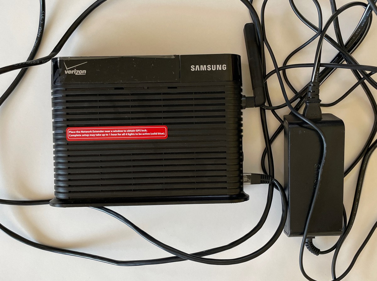 Samsung Verizon Wireless Network Extender SCS-2U01 3G Cell