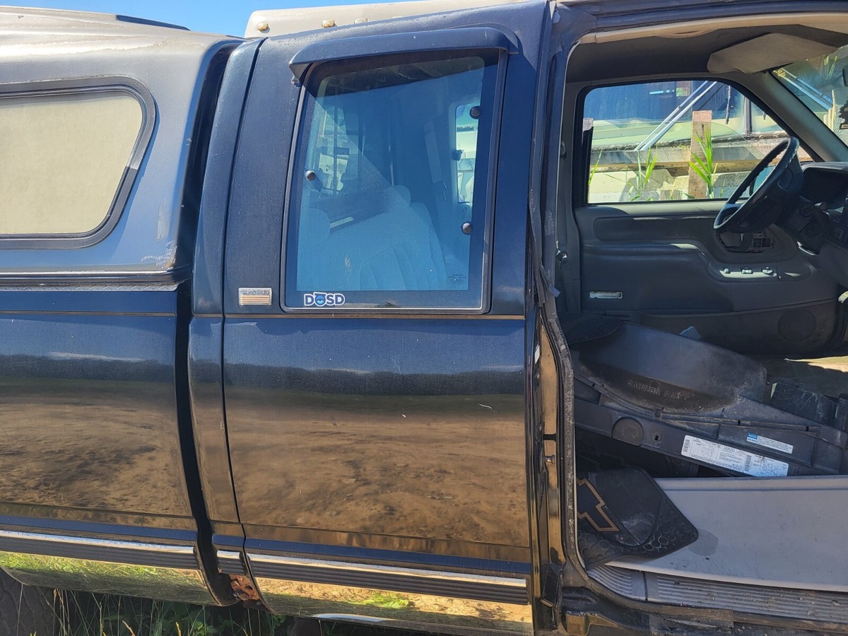 シボレーC1500リヤウィンドードア DOOR 1996-1998 Chevy Silverado truck 1500 Right Rear Door Black