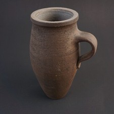 Studio Keramik, Signiert, Henkelvase, Steinzeug, Brutalistische Raue Oberfläche