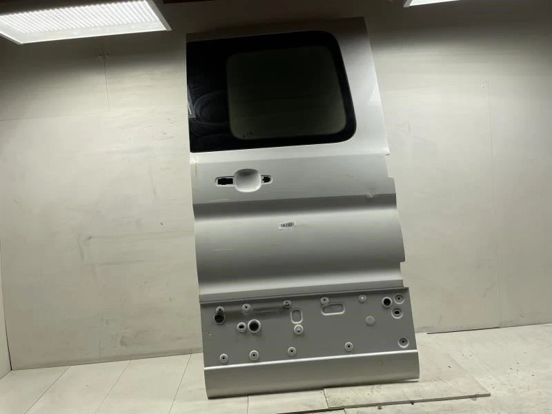 Ford Transit 150 XLT 2015 puerta trasera derecha del lado del pasajero carcasa Oxford blanca OEM+ Foto 3 de 4