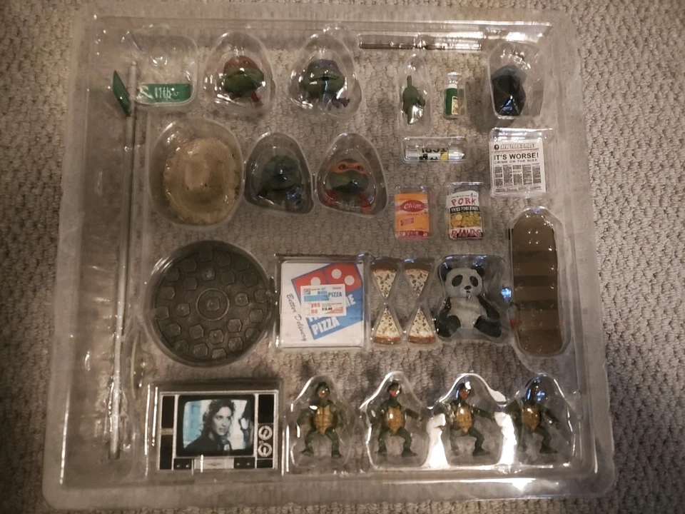 NECA TEENAGE MUTANT NINJA TURTLES 1990 Accessory Pack Set - Image 2 of 4