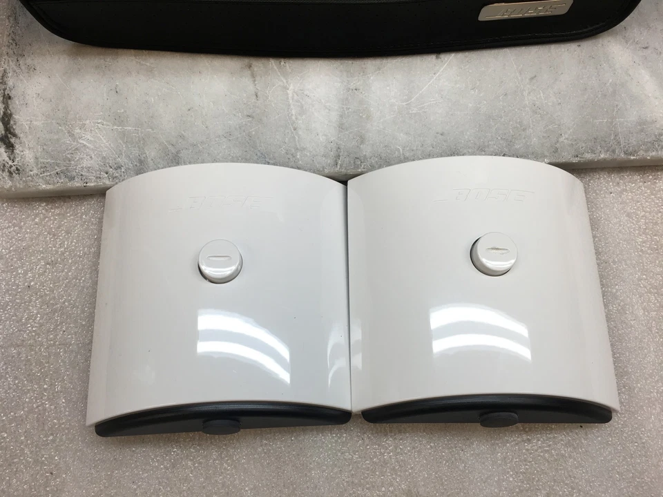 Bose SoundDock Portable Music Speaker System - No Remote w/ acc - Image 2 of 4