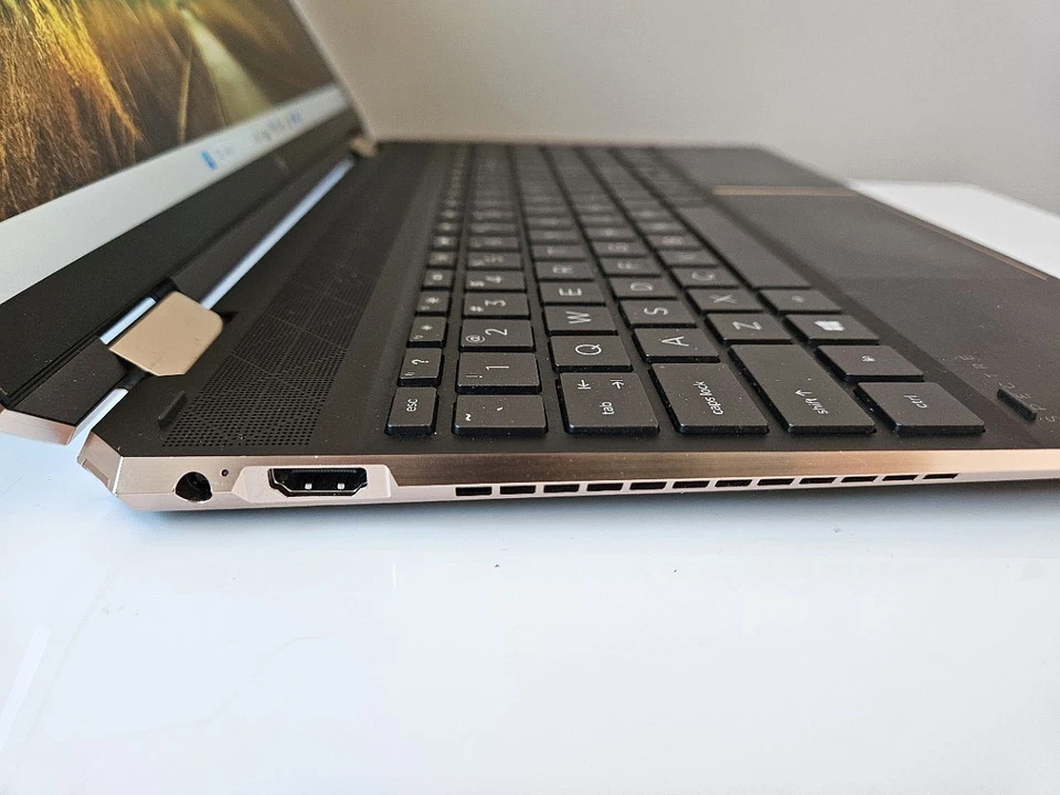 HP Spectre 15-eb0043dx 15,6 Zoll TOUCH 2-in-1 4K i7-10510u MX330 16Gb 512Gb NVME - Bild 3 von 4