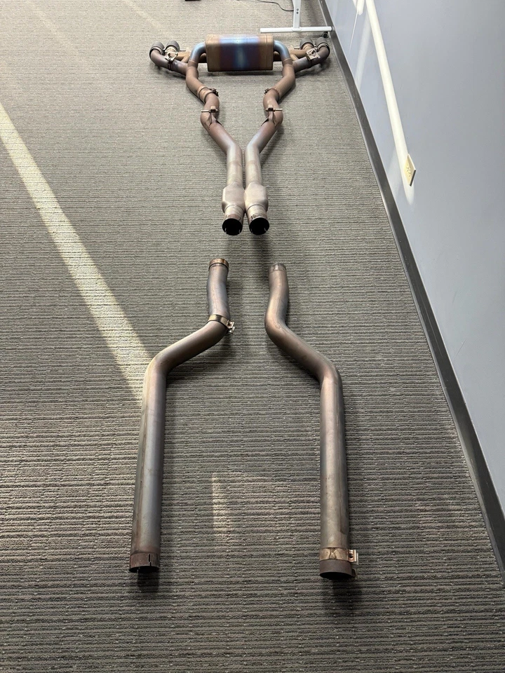 Sistema de escape BMW M5 F90 Akrapovic Foto 3 de 4