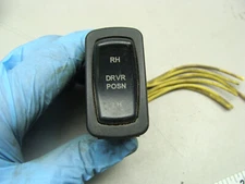 FREIGHTLINER DRVR POSN SWITCH A06-36027-011 CARLINGSWITCH L24D1 0710R 20A 12V