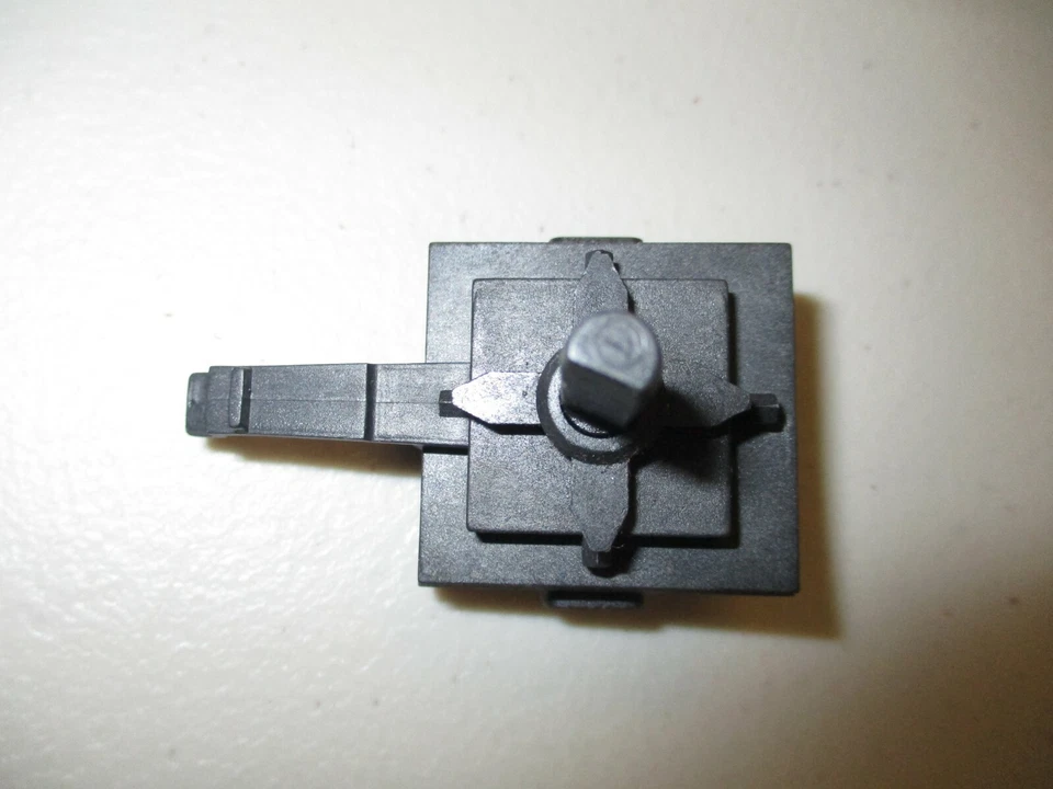 Interruptor de temperatura para lavadora Crosley usado - Modelo # CAW9244BW0, P/N W10285512 Foto 2 de 4