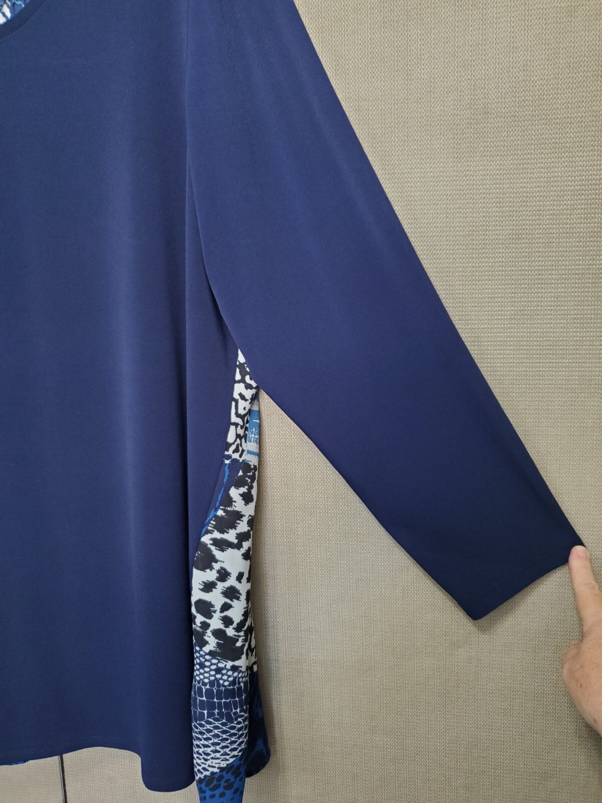 Susan Graver Blue LiquidKnit Patchwork Animal Pri… - image 2