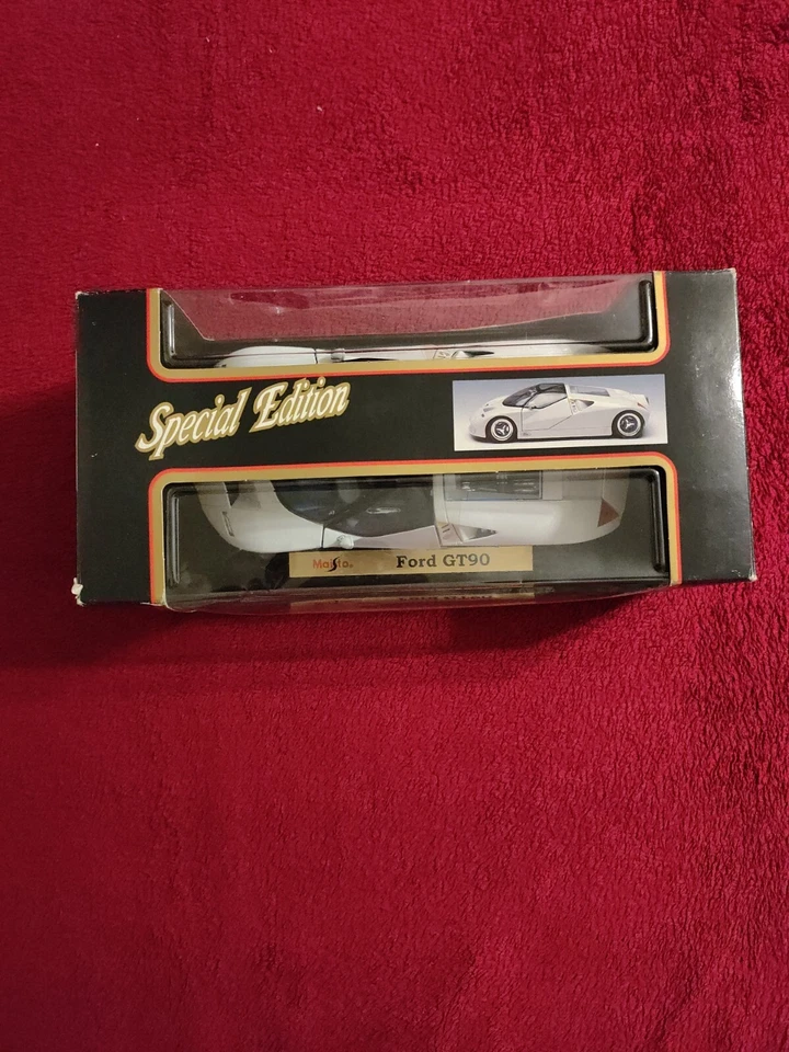Maisto Ford GT90 scala 1:18 - Immagine 2 di 4