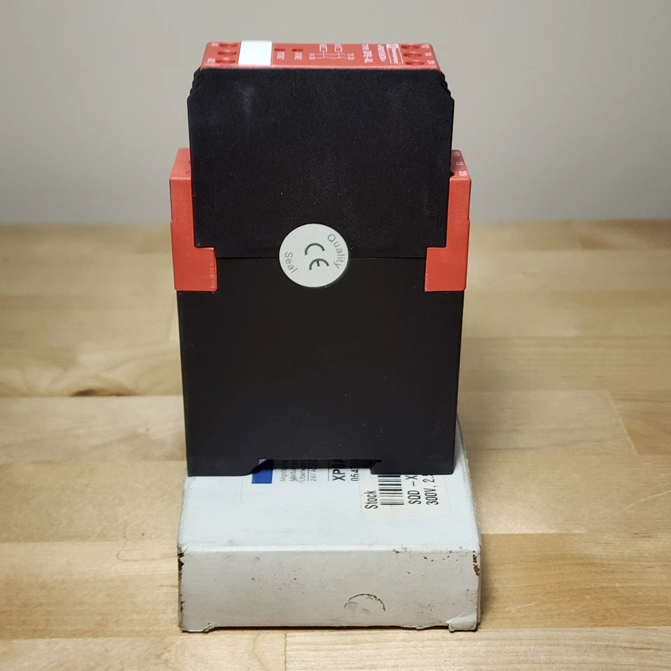 Telemecanique XPSAL5110 Safety Relay XPS-AL/SerieB 24V AC/DC - image 4 of 4