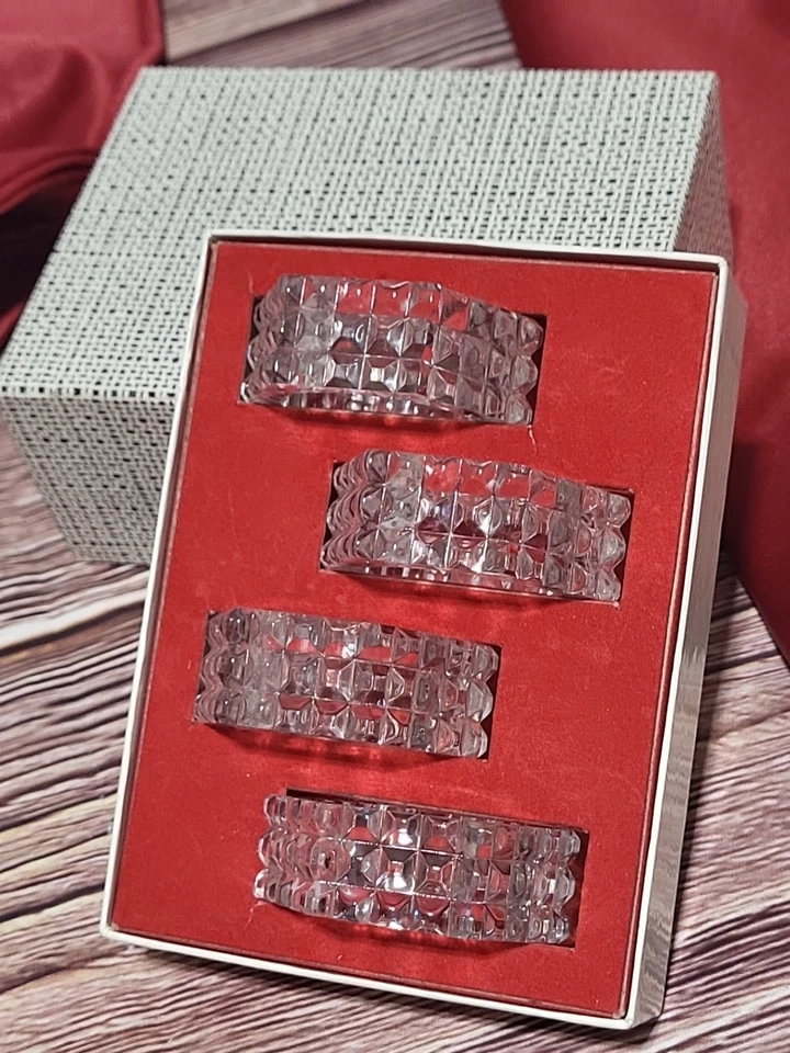 4 anelli tovaglioli vintage in vetro con scatola 4 tovaglioli in stoffa rossa 18" - Immagine 3 di 4