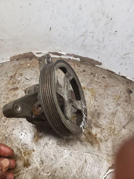 Bomba de dirección asistida compatible con 05-06 RL 1111223 Foto 2 de 4