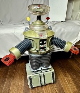 Trendmasters 1998 Vintage Lost in Space B-9 Robot 24" Tall No Remote