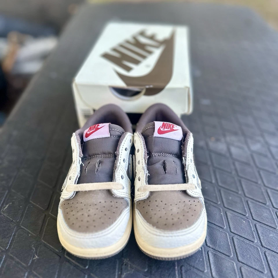 Jordan 1 Low OG SP TD Reverse Mocha Travis Scott Size 7c - Image 4 of 4