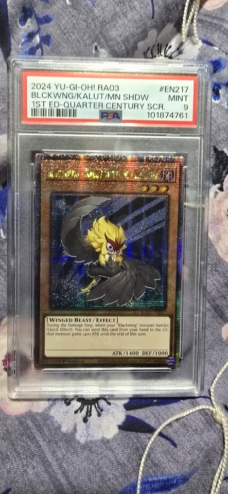 Yu-Gi-Oh! Blackwing - Kalut The Moon Shadow (Platinum Secret Rare) – Sammelkarte RA03-EN217, 1. Auflage