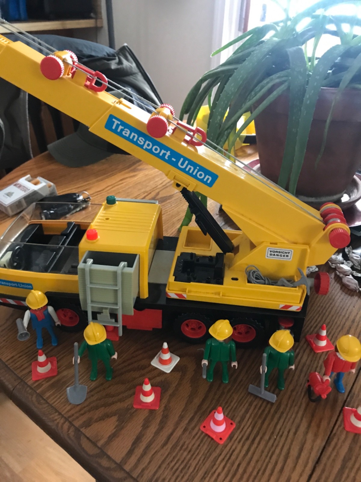 Rare Playmobil 3527 Transport Union Mobile  Crane 28   1981 complete with acc